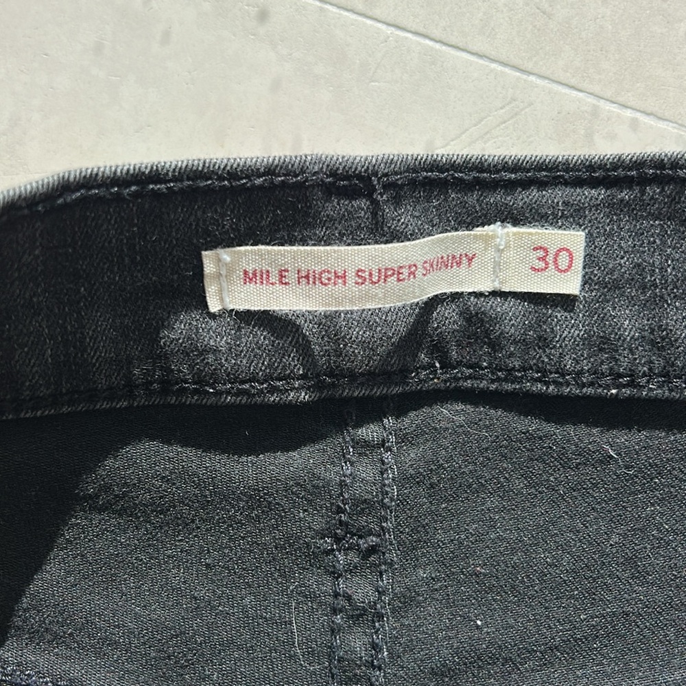 Levi’s Black Studded Jeans - Picture 3 of 6